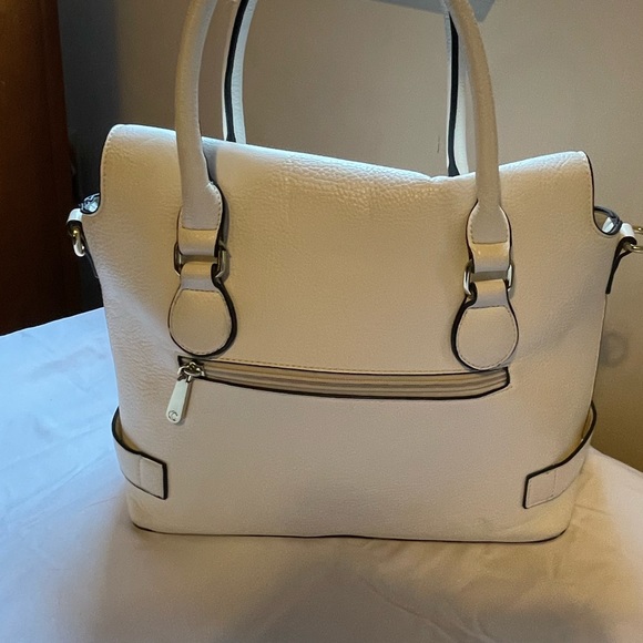 Cream tote bag with gold hardware - Picture 8 of 11